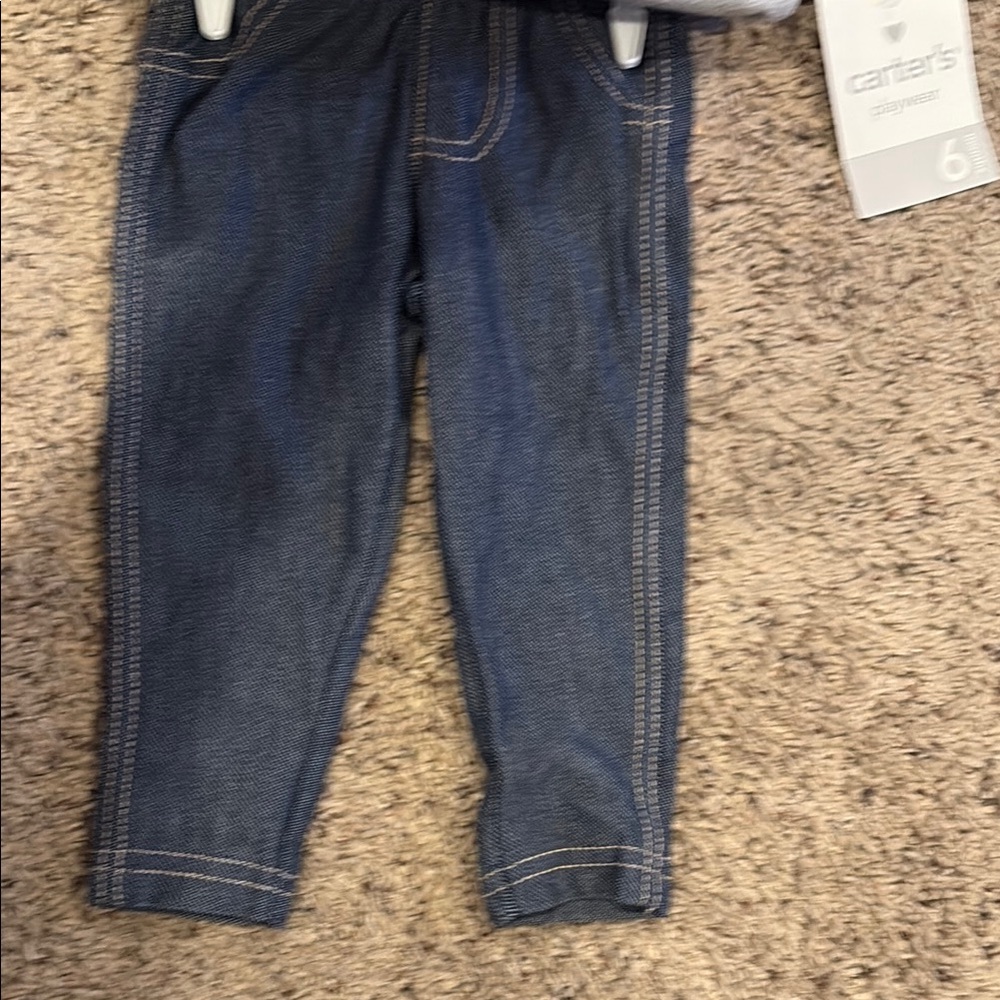 Carter's Super Cute Baby Outfit with Socks - Picture 3 of 5